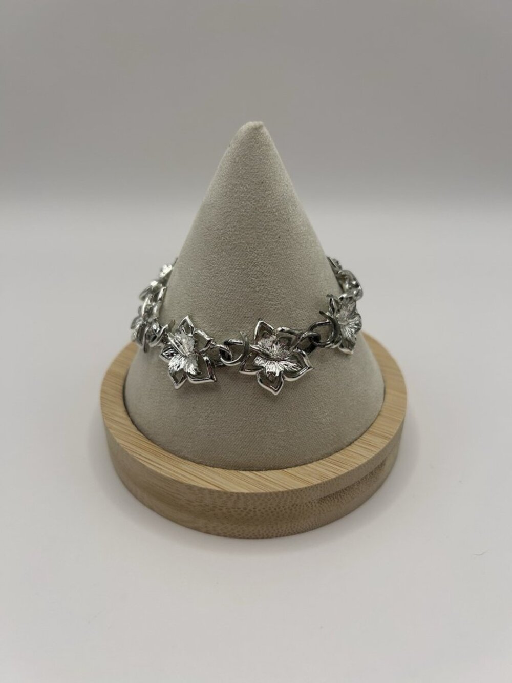 Vintage CORO Bracelet Silver Tone Ivy Leaf leaves Fall Holiday Jewelry Classic